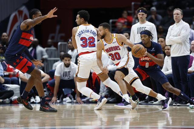 罗马诺：曼联27岁中场麦克托米奈转会那不勒斯